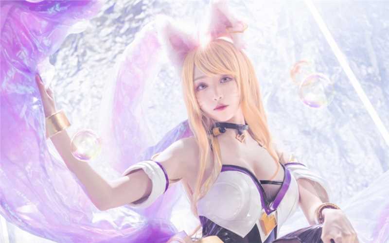 波涛童颜美女cosplay英雄联盟lol阿狸大胆艺术照