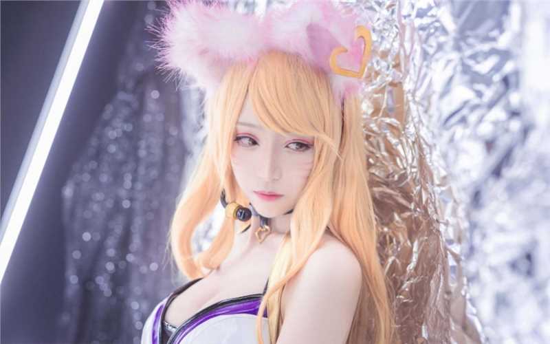 波涛童颜美女cosplay英雄联盟lol阿狸大胆艺术照