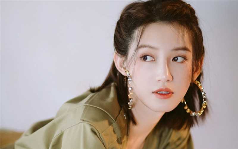 精选内地美女苏青知性妩媚时尚图册