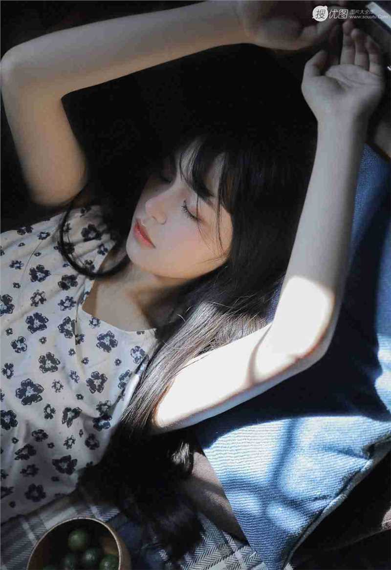 高清足球宝贝翘臀大长腿艺术性感图片图集