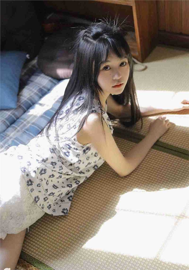 高清足球宝贝翘臀大长腿艺术性感图片图集