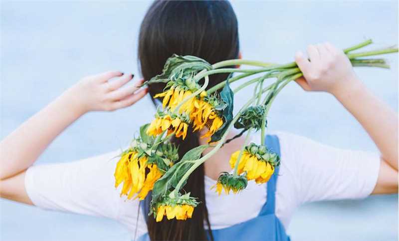 优质足球宝贝曼苏拉撅臀红艳情趣内衣妖娆丰腴诱惑相册