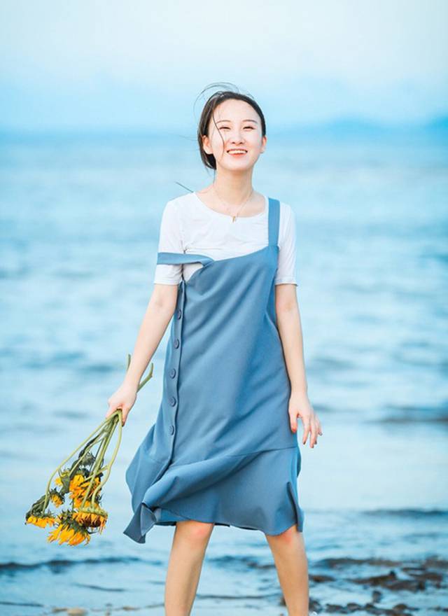 优质足球宝贝曼苏拉撅臀红艳情趣内衣妖娆丰腴诱惑相册