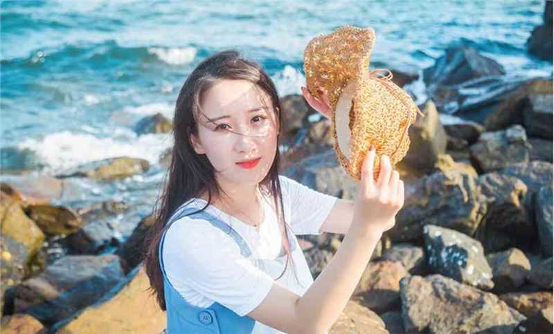 优质足球宝贝曼苏拉撅臀红艳情趣内衣妖娆丰腴诱惑相册