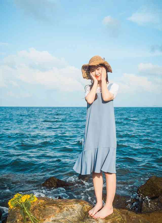 优质足球宝贝曼苏拉撅臀红艳情趣内衣妖娆丰腴诱惑相册