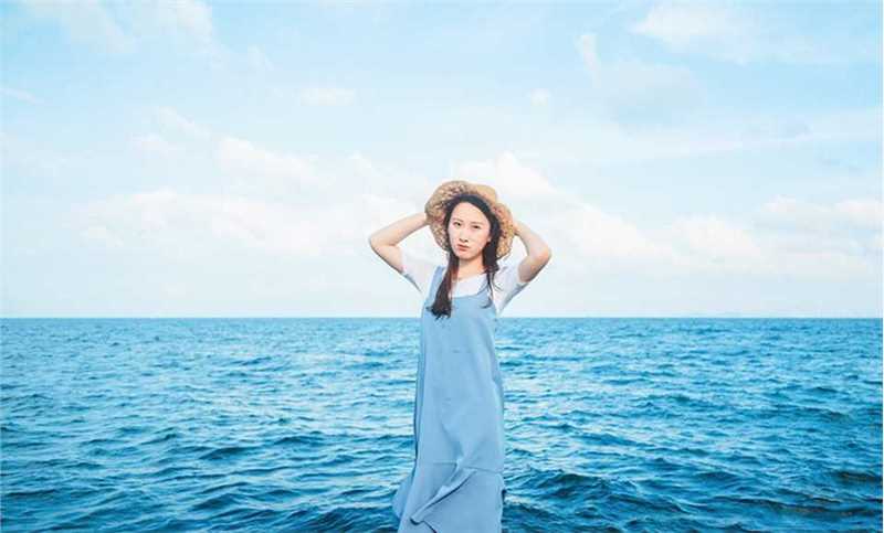 优质足球宝贝曼苏拉撅臀红艳情趣内衣妖娆丰腴诱惑相册