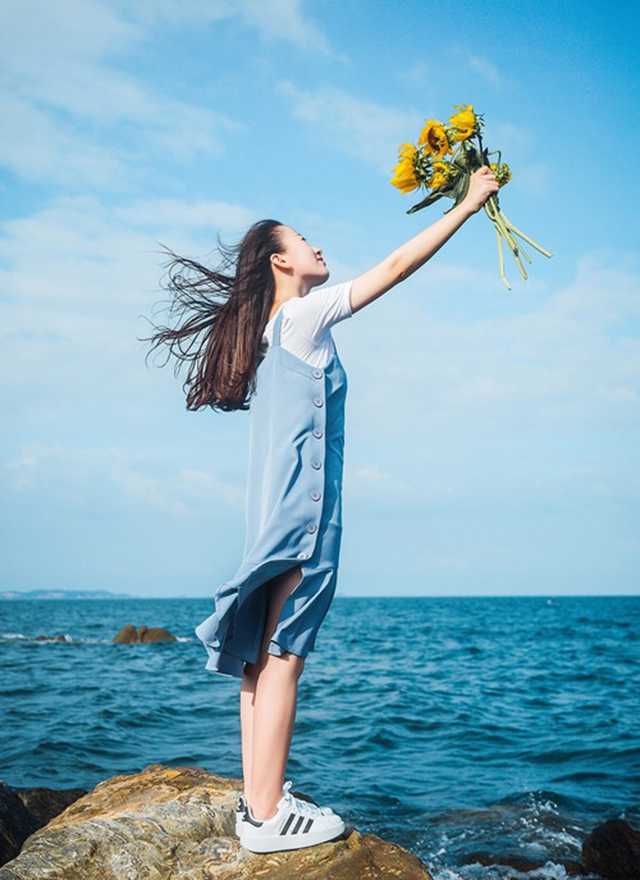 优质足球宝贝曼苏拉撅臀红艳情趣内衣妖娆丰腴诱惑相册