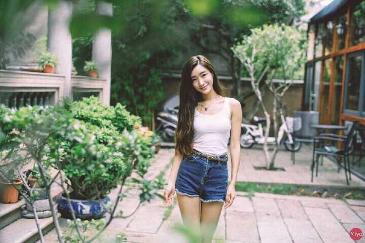 最全清纯妹子性感诱人蛮腰大长腿相册