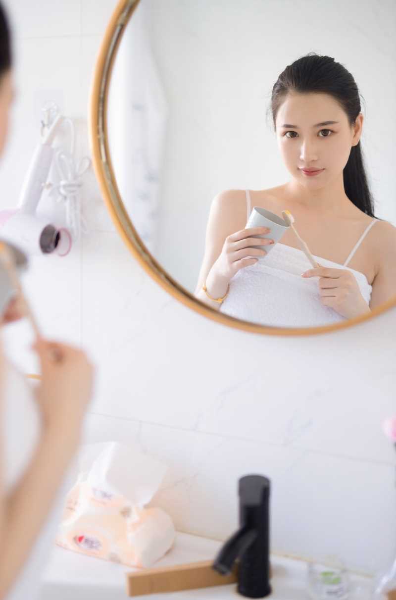 特别专辑丰满性感风韵浴室大尺度的诱惑浴巾图片