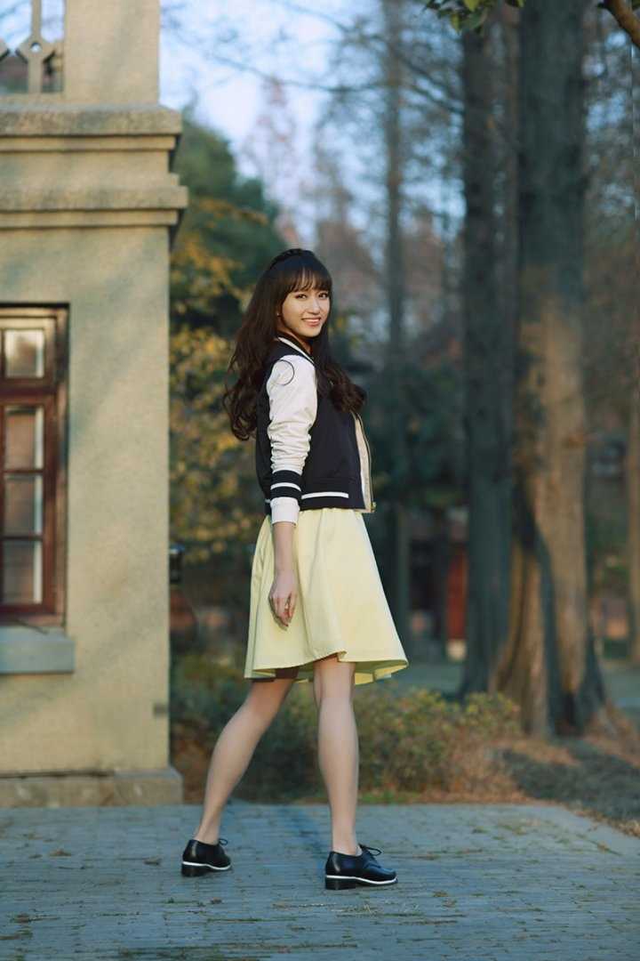 优质圆脸日本萌妹子干净清纯素颜照相册