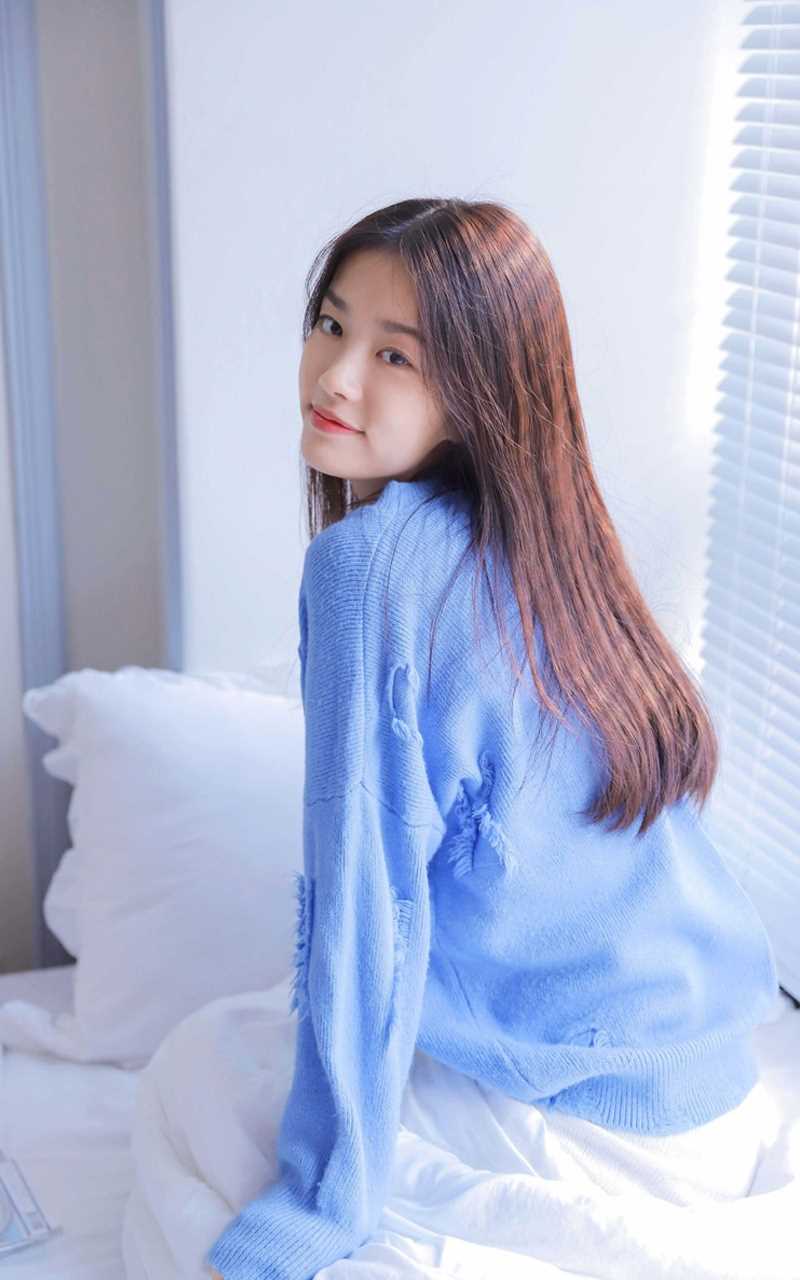 精选清纯腿模校花女神室内个人私房图册