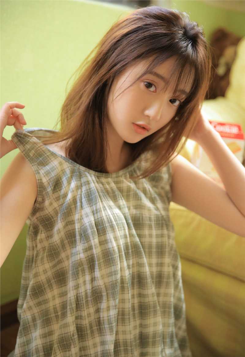 特别专辑清纯格子睡衣修长大长腿居家诱人私房照