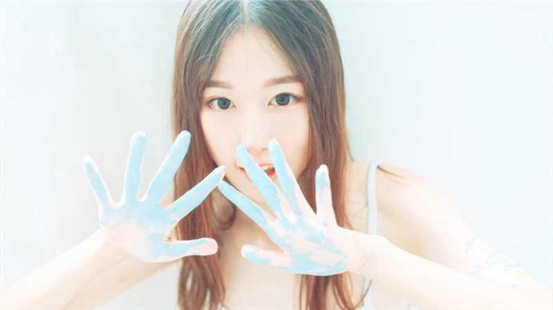 优质吊带背心校园清纯美女没有穿内衣性感图片相册