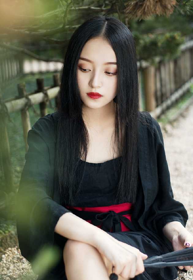 优质韩国赛车美女车模林智慧丰乳相册