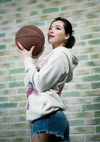 优质韩国赛车美女车模林智慧丰乳相册