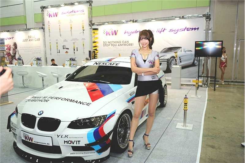 韩国美女车模酥胸漂亮性感图片