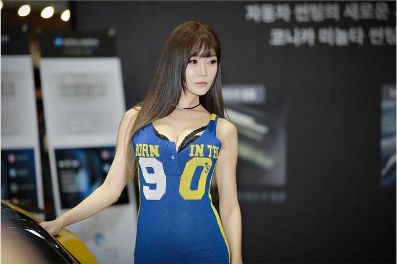 最全韩国车模崔瑟琪短裙长腿迷人壁纸