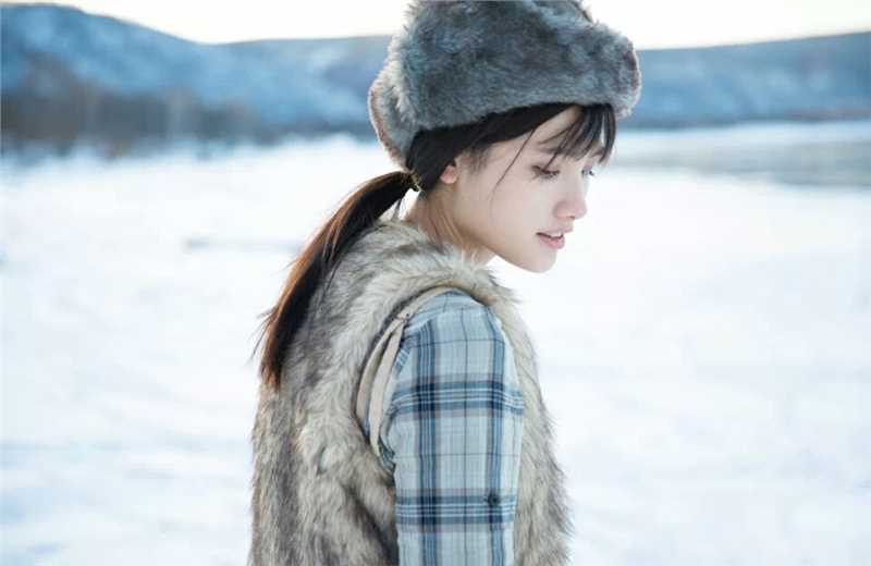 精选又纯又欲甜美女孩冬天雪地唯美高清图图册