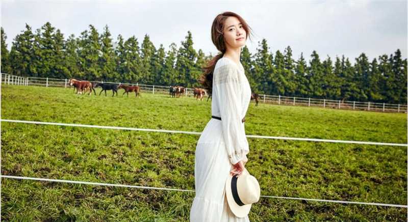 优质林允儿清新甜美女孩风森系户外温柔时尚图片相册