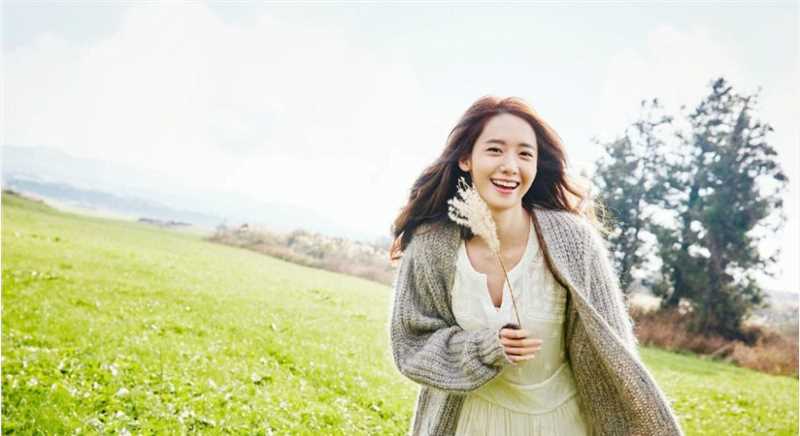 优质林允儿清新甜美女孩风森系户外温柔时尚图片相册