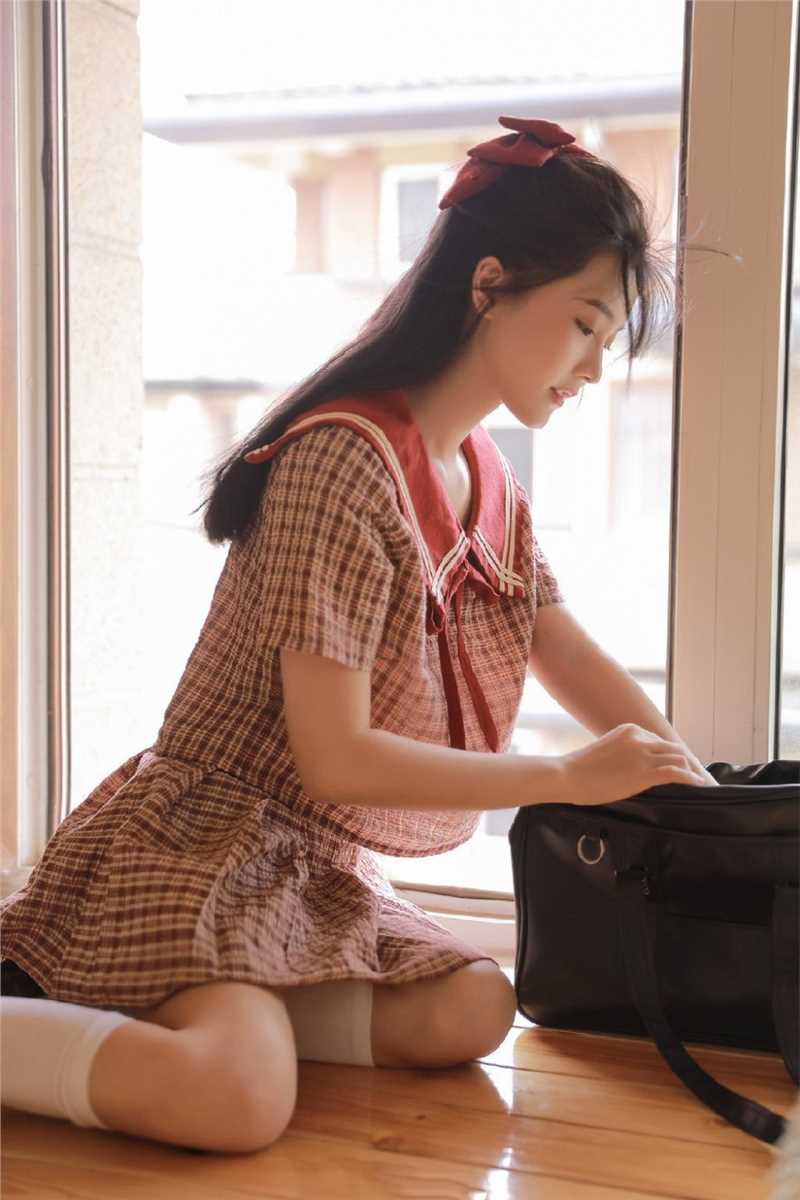 优质白丝长筒袜元气少女满满可爱甜美制服相册