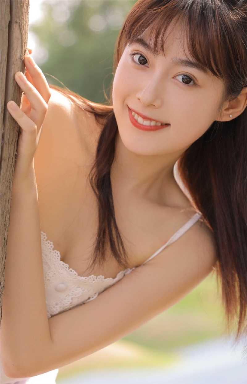 特别专辑甜美小姐姐肤白貌美大长腿图片