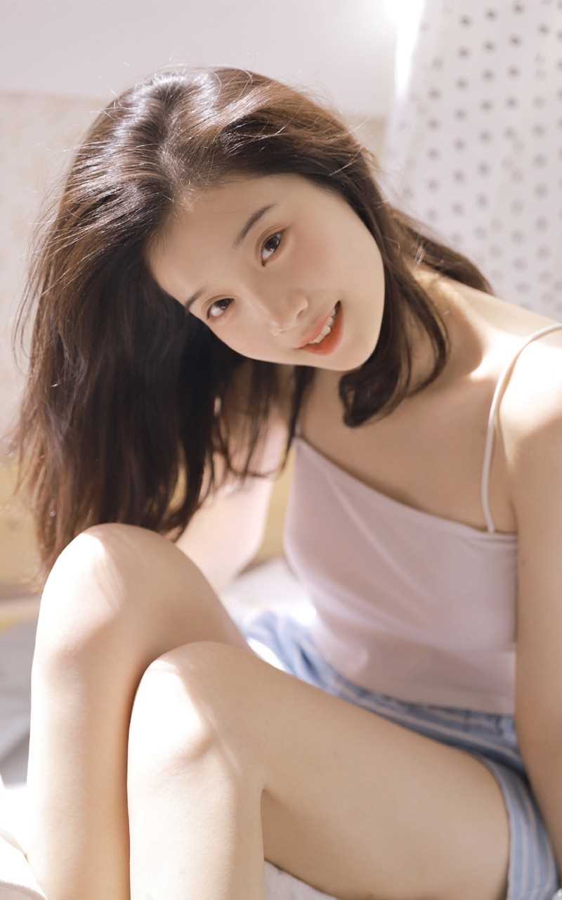 精选宅男女神丰满美女细长大长腿诱惑图图册