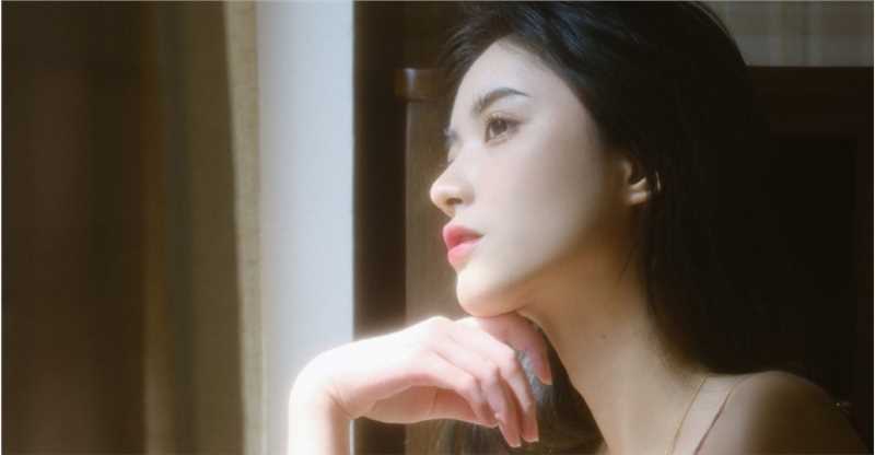 优质宅男女神吊带红裙朦胧唯美相册