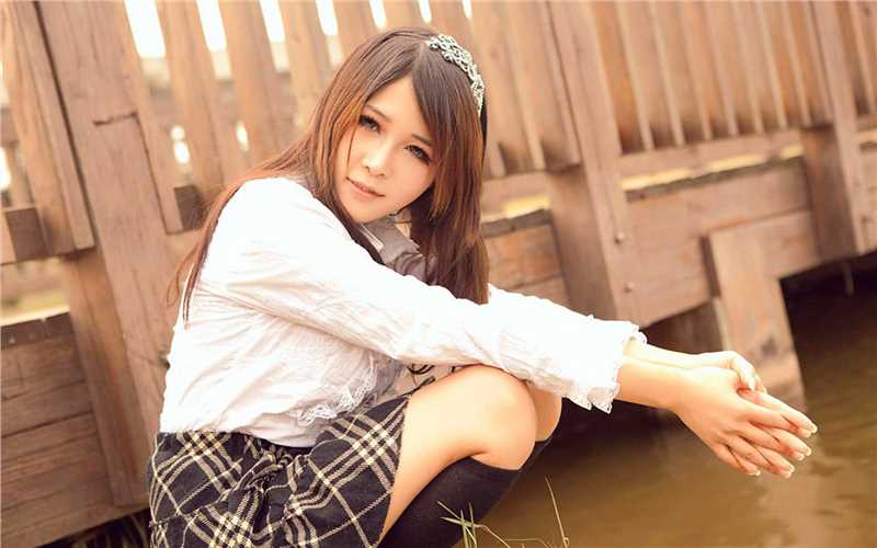 精选童颜波涛宅男女神张优性感高清美女桌面壁纸图册