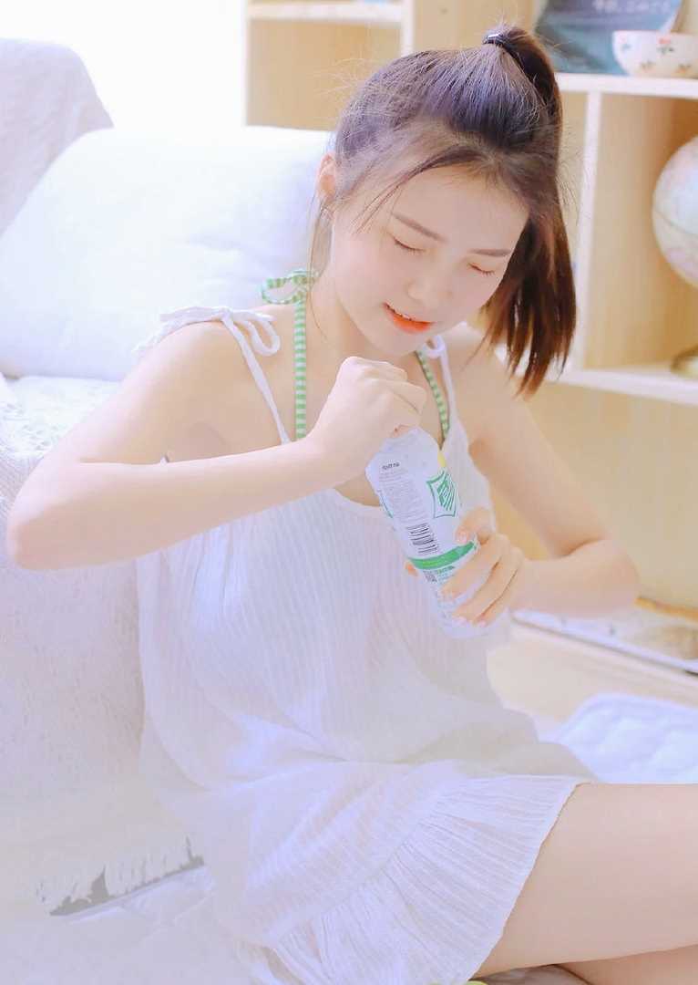 韩国宅男女神李恩慧护士装诱惑集