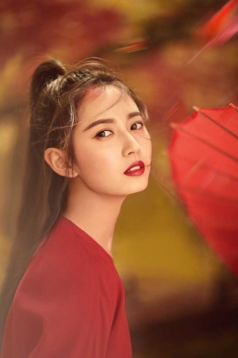 最全陈钰琪一袭红衣化身古装女侠剑眉英气古风大片相册