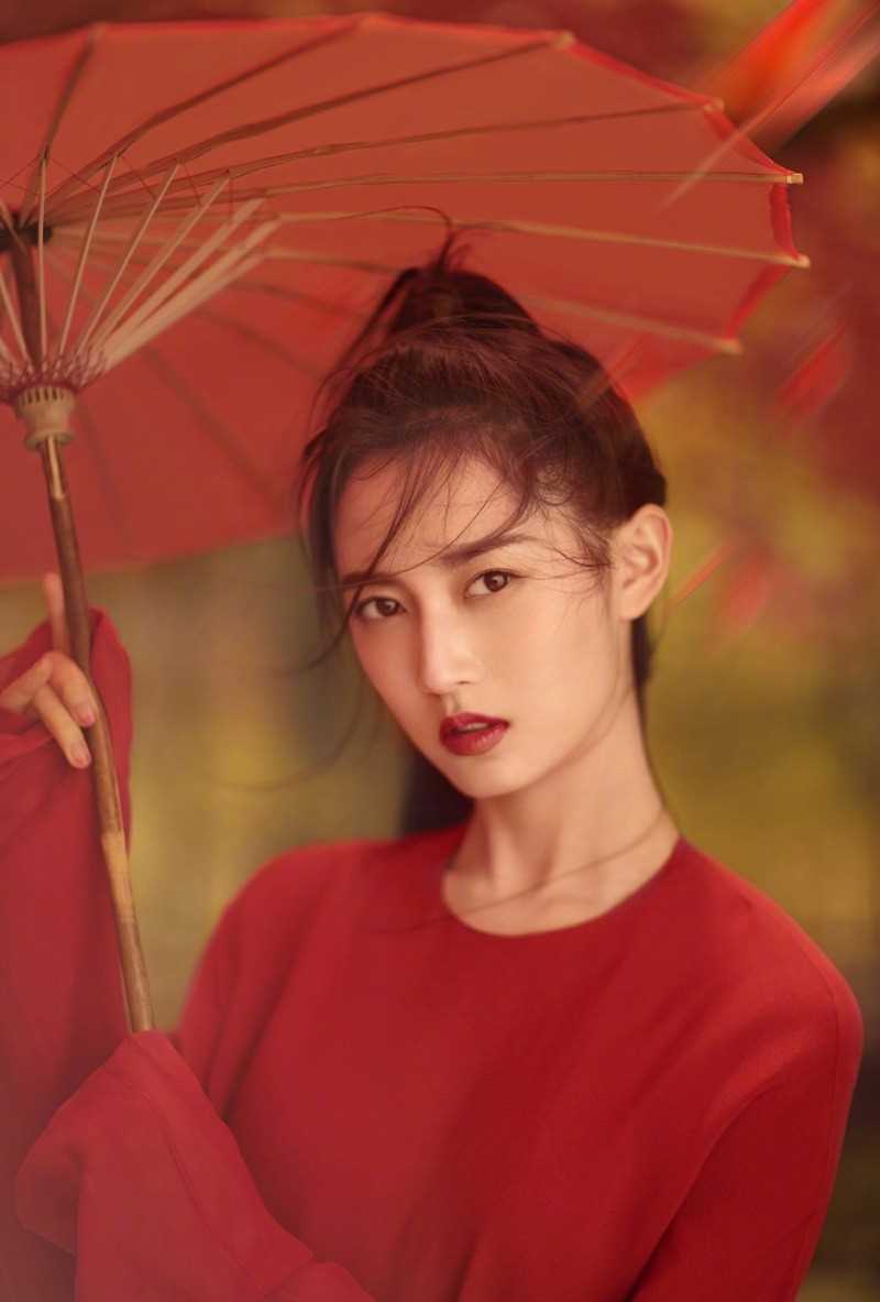 最全陈钰琪一袭红衣化身古装女侠剑眉英气古风大片相册