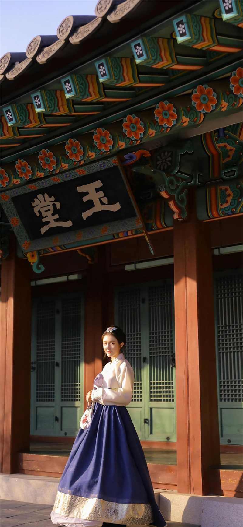 优质古装美女娇小可爱户外图片相册