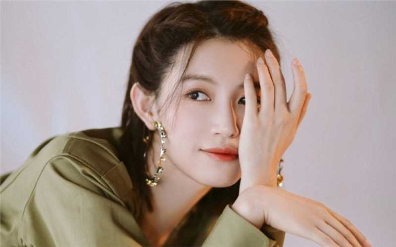 特别专辑内地美女苏青知性妩媚时尚图片