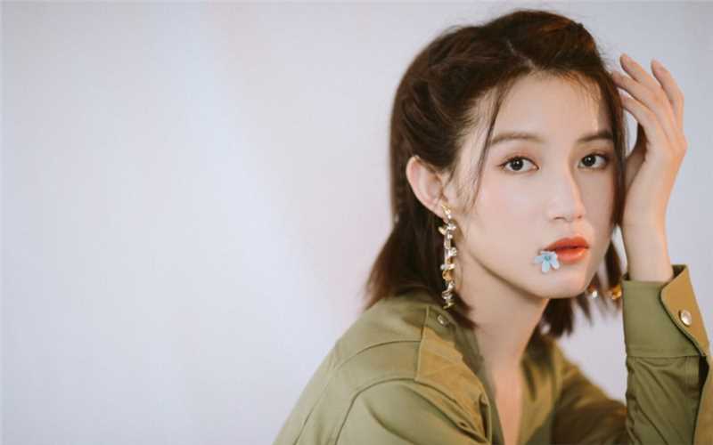 特别专辑内地美女苏青知性妩媚时尚图片