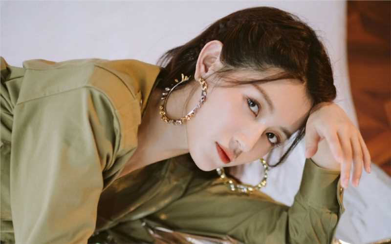 特别专辑内地美女苏青知性妩媚时尚图片