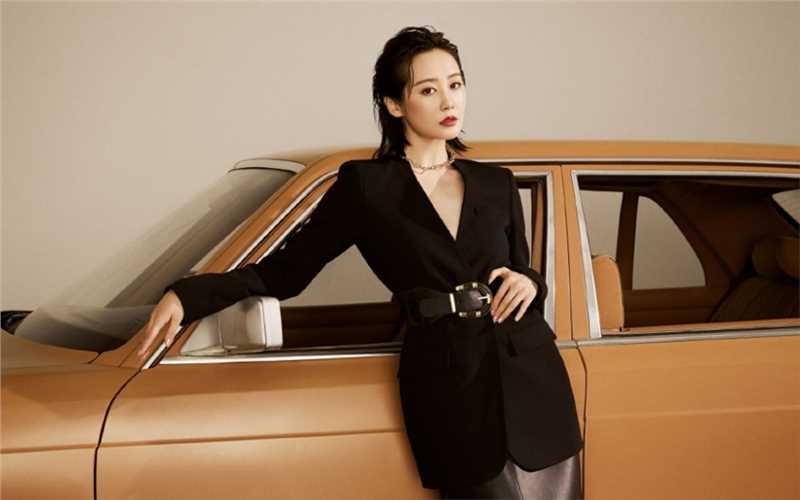 最新李纯干练霸气黑白风帅气高清时尚图集