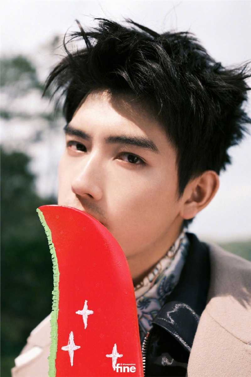 最全陈飞宇春日轻熟风时尚杂志图片大全壁纸