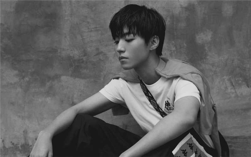 王俊凯少年感超帅青春气息时尚杂志图片