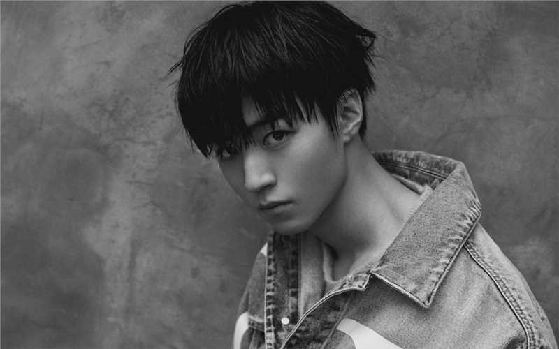 王俊凯少年感超帅青春气息时尚杂志图片