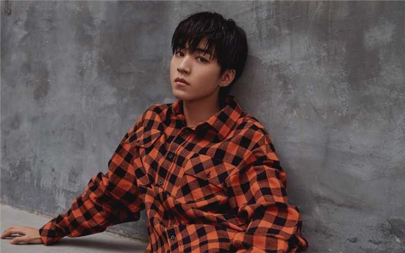 王俊凯少年感超帅青春气息时尚杂志图片