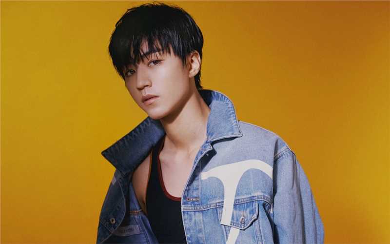 王俊凯少年感超帅青春气息时尚杂志图片