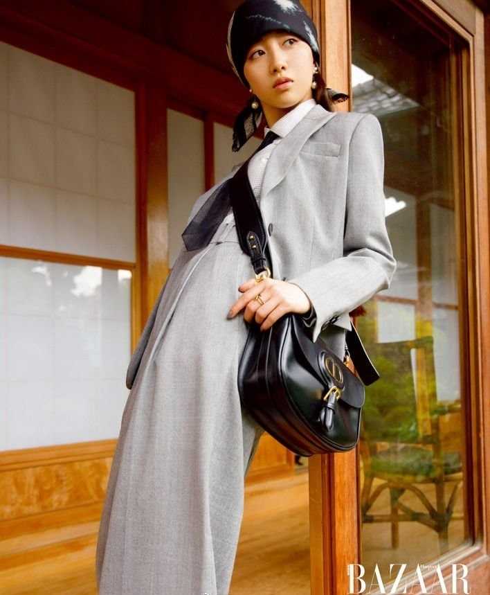 最新日本美女木村心美时尚微露酥胸复古集壁纸