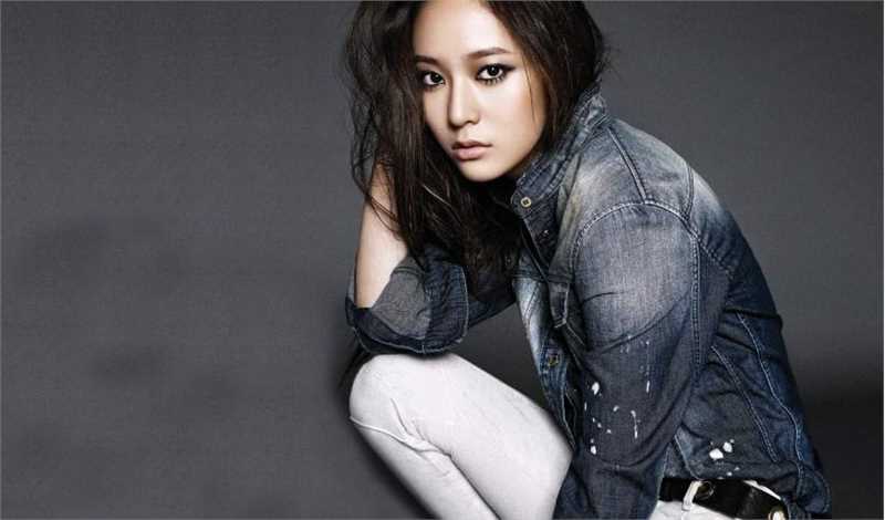 韩国甜美姐妹花郑秀妍郑秀晶时尚黑白