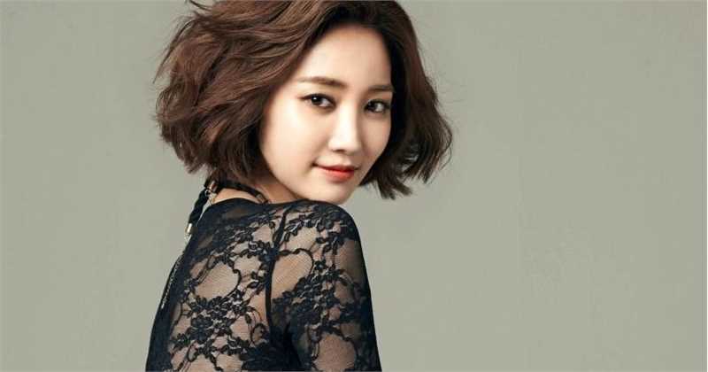 精选韩国美女演员高俊熙性感镂空黑丝集图册