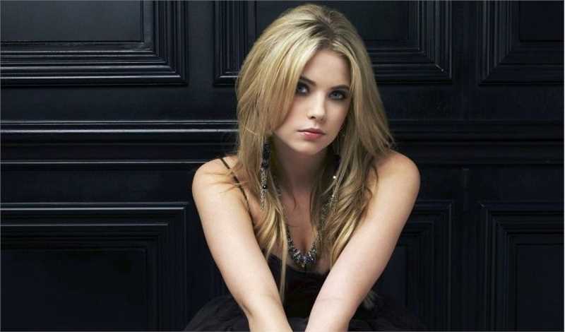 特别专辑艾什莉本森深v装扮性感金发尤物照片集图片