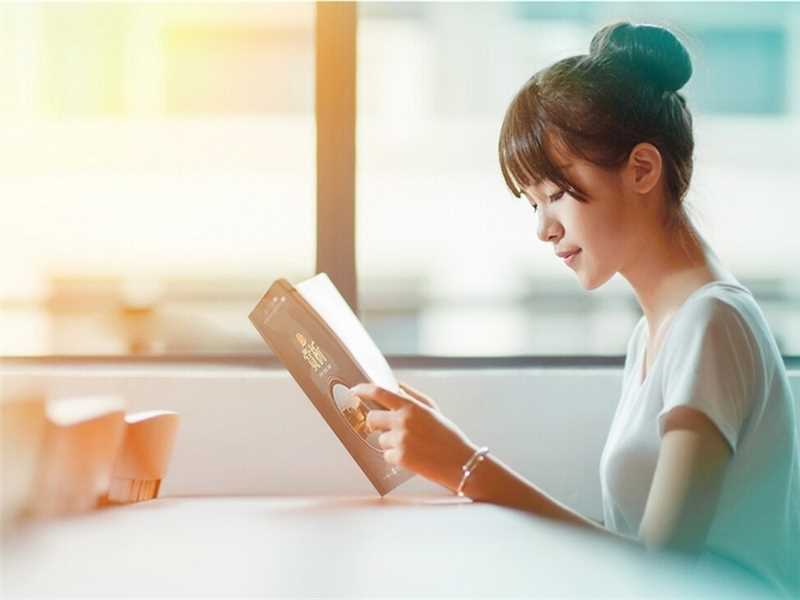 优质丸子头刘海萌妹子校园教室清纯套图相册