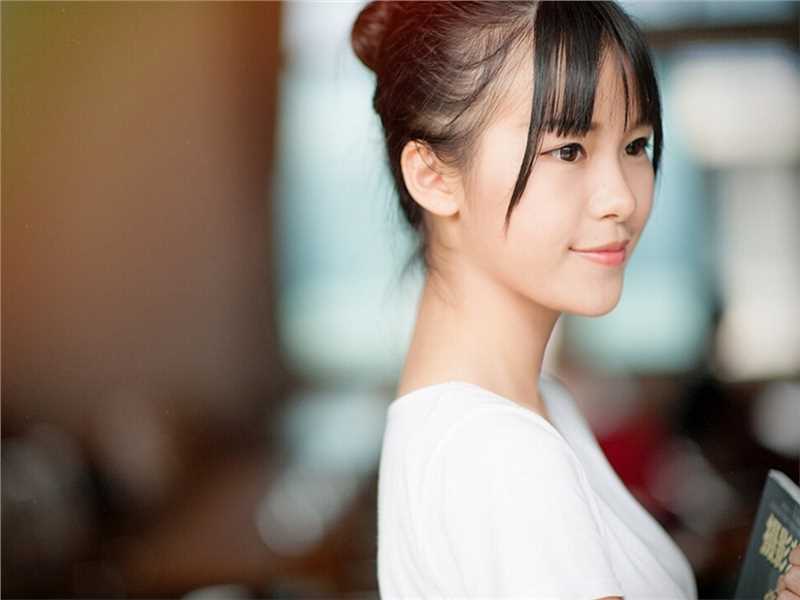 优质丸子头刘海萌妹子校园教室清纯套图相册