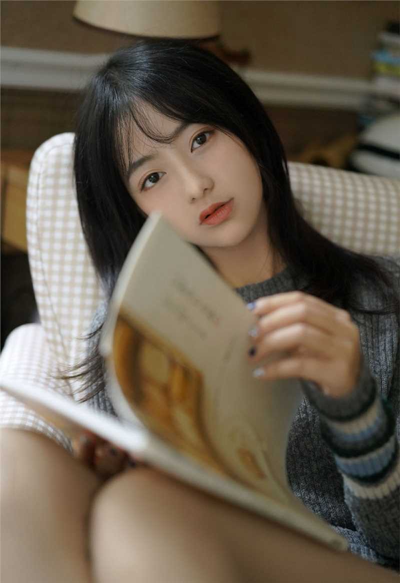 清纯甜美女神校花慵懒午后大秀大长腿私房照