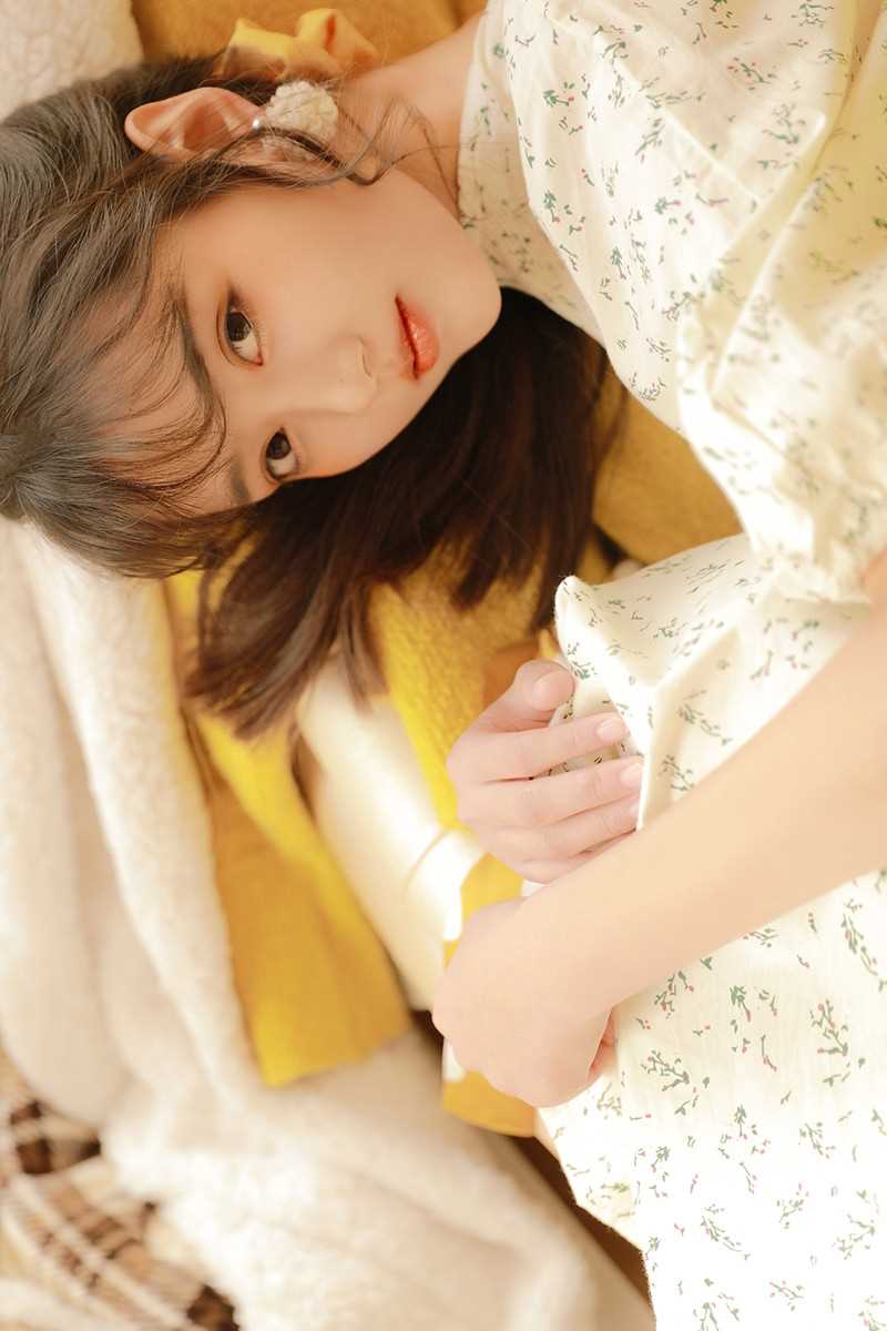 特别专辑隔壁家的甜美女孩高颜值清新碎花裙艺术照图片